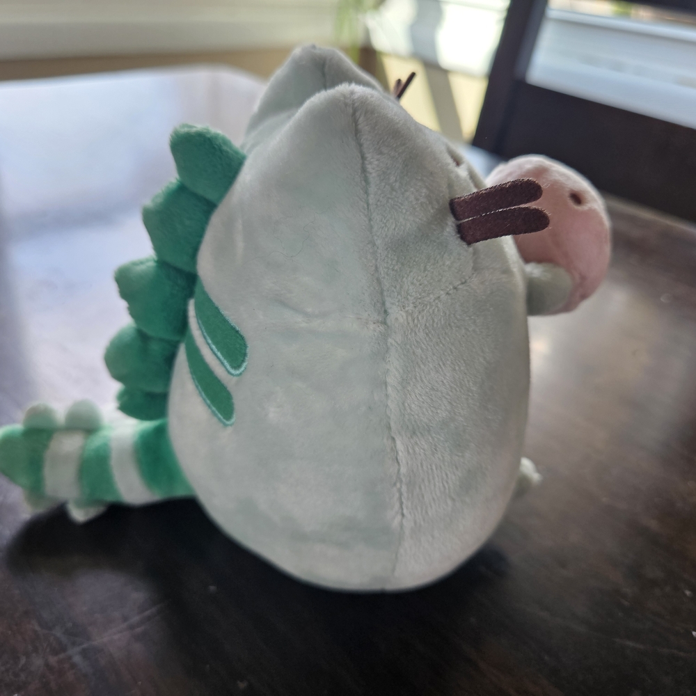 Lizard Pusheen Plush - Picture 2 of 4